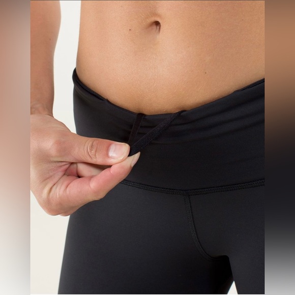Lululemon Run For Your Life Crop.  EUC!  Size 8. Power Luxtreme, Circle Mesh. - Picture 7 of 8